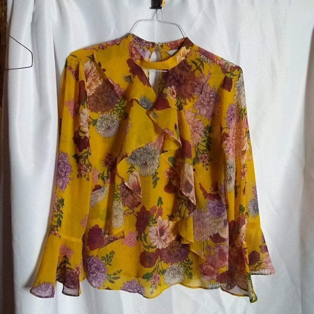 Belle + Sky top